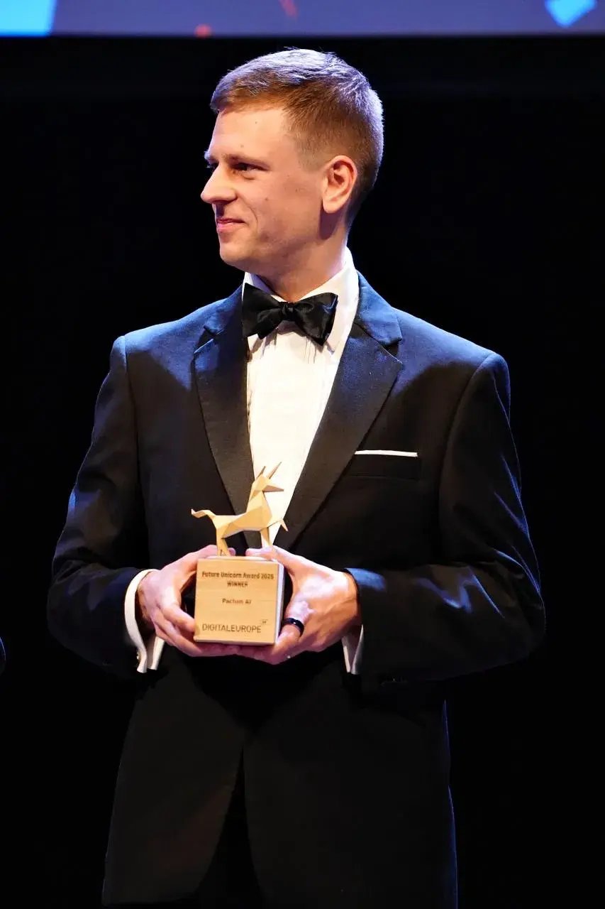 6d82f5dd-9b55-42d9-8c1a-96f3ef410f9d